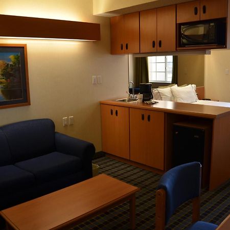 Microtel Inn & Suites By Wyndham Chihuahua Rom bilde