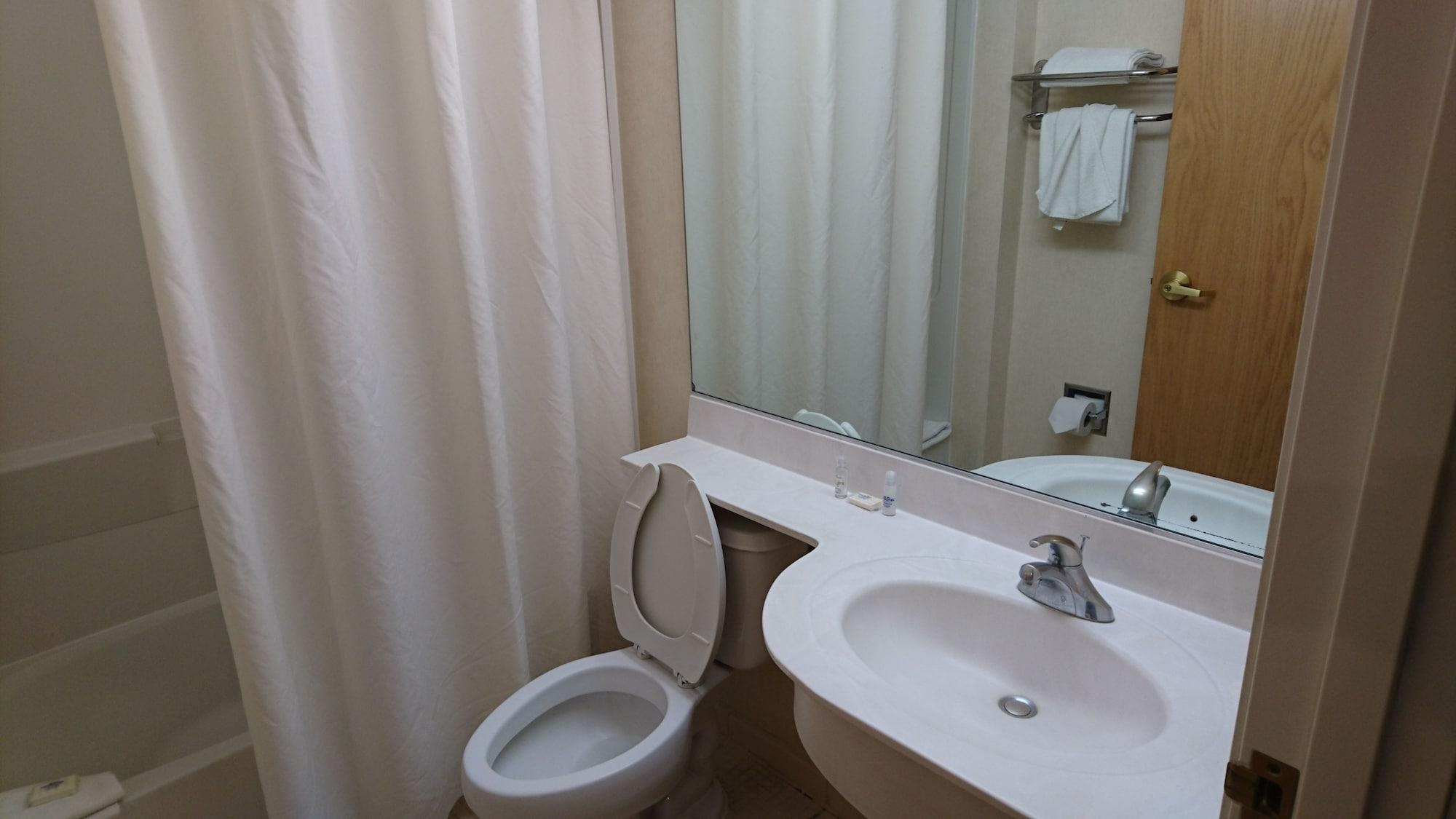 Microtel Inn & Suites By Wyndham Chihuahua Eksteriør bilde