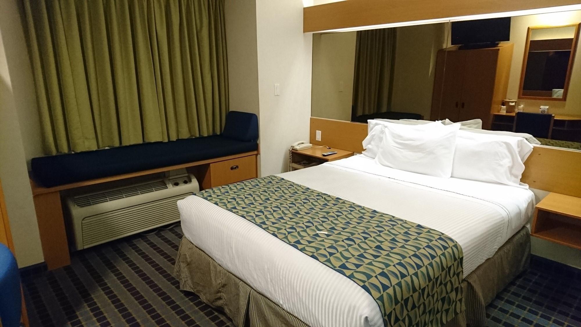 Microtel Inn & Suites By Wyndham Chihuahua Eksteriør bilde