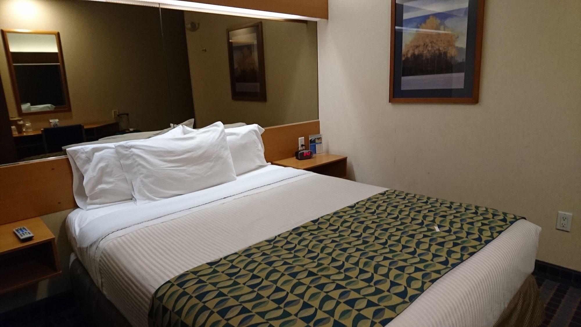 Microtel Inn & Suites By Wyndham Chihuahua Eksteriør bilde