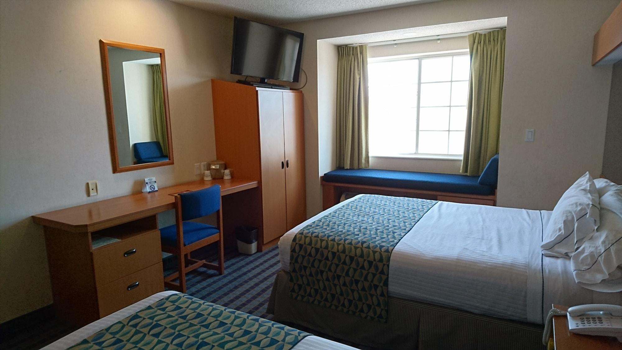 Microtel Inn & Suites By Wyndham Chihuahua Eksteriør bilde