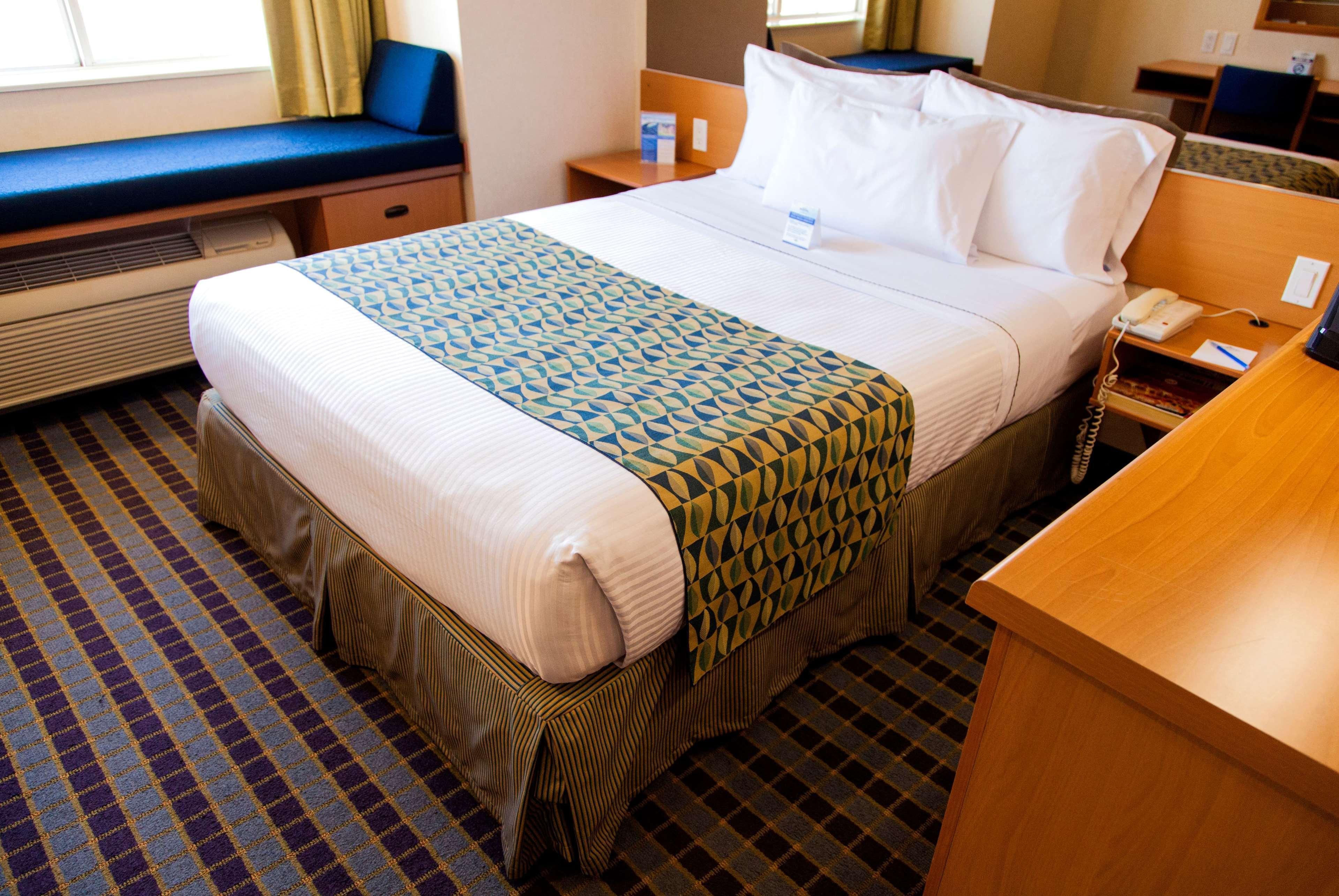 Microtel Inn & Suites By Wyndham Chihuahua Eksteriør bilde