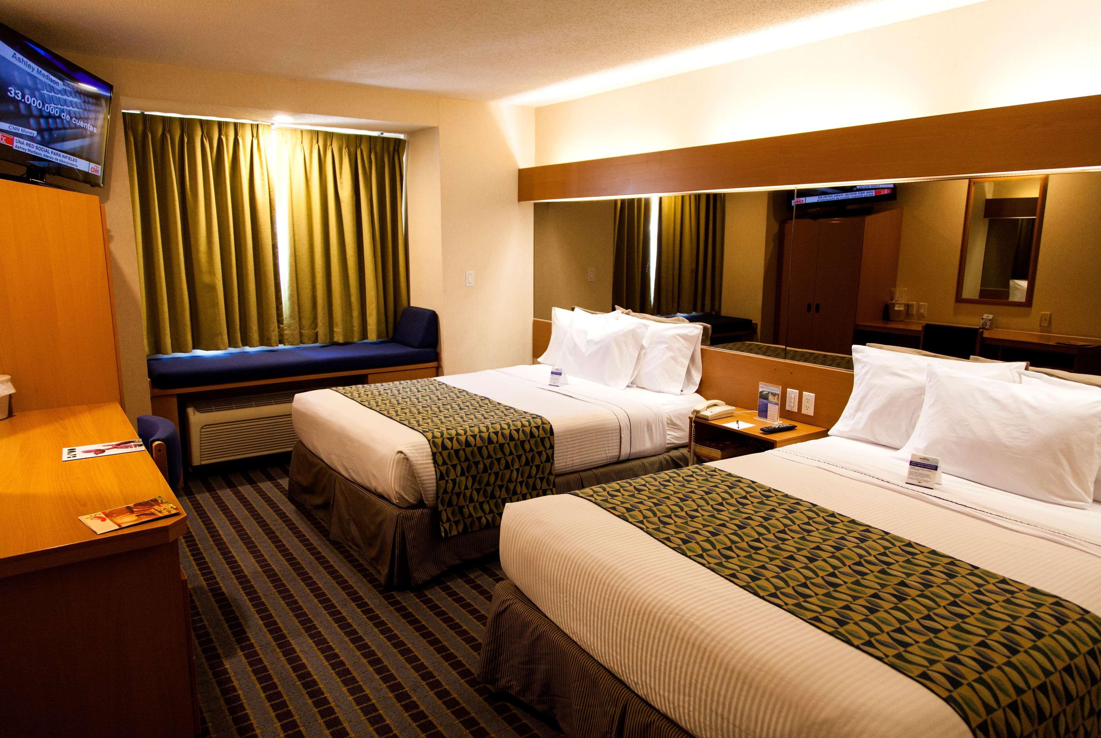 Microtel Inn & Suites By Wyndham Chihuahua Eksteriør bilde