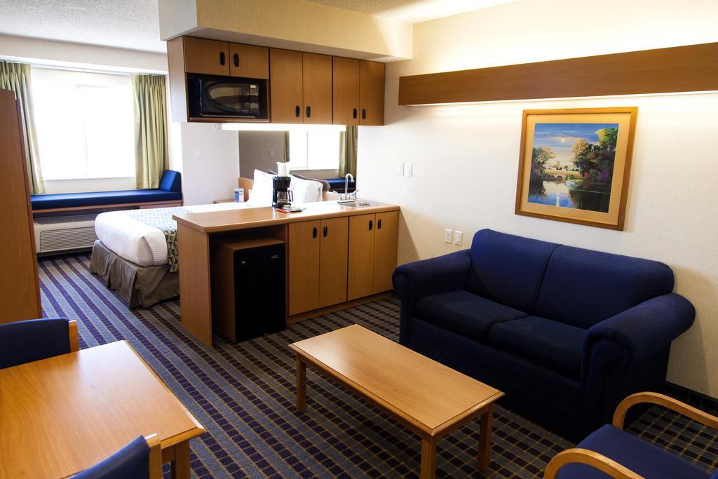 Microtel Inn & Suites By Wyndham Chihuahua Eksteriør bilde